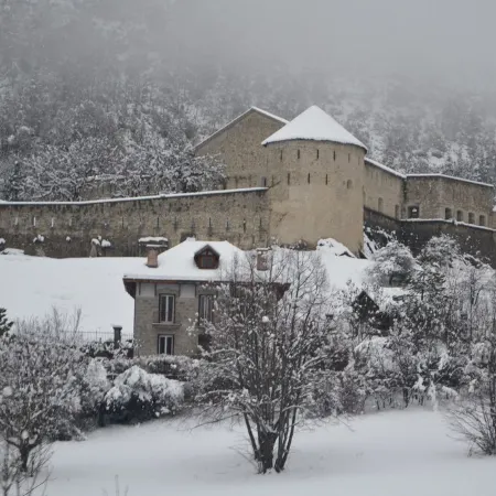 Spacious apartment of 70m2 / 6p. in chalet well located 500m from the village of Allos