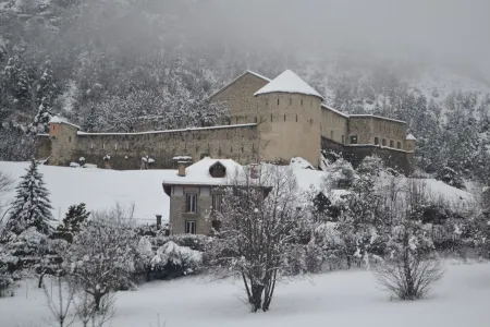 Spacious apartment of 70m2 / 6p. in chalet well located 500m from the village of Allos Отели рядом с достопримечательностью «Коль д'Ало»