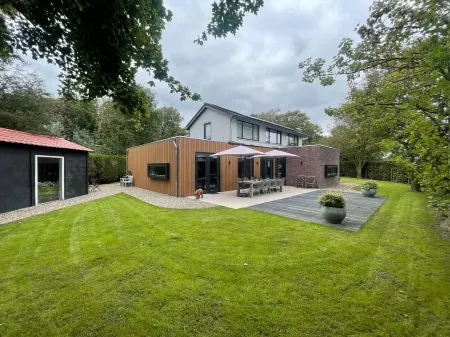 Family Beach House Отели в г. Cadzand