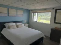 Little Shuswap Lake Front Suite Hotels in Chase