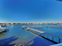 Yacht Harbor House - Beach