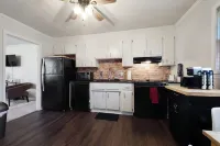 2-BD Flat 10 Minutes from Dt Greenville