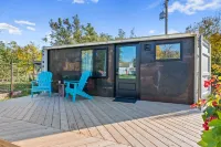 Tiny House Hotels near Chris' Campground