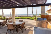 Beach Front Mañanitas 2 Bedroom Condo w/Spectacular Views! Free WiFi & Netflix!