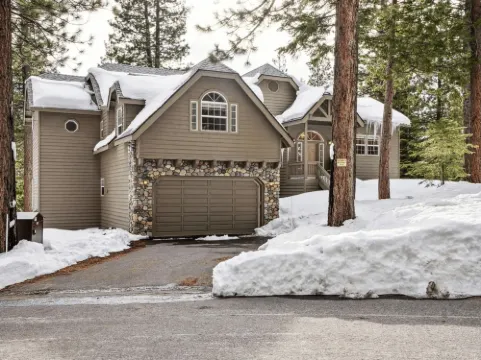 The Royal Canterbury Retreat - Near Kings Beach & Lake Tahoe