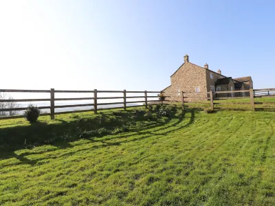 Katy's Cottage Hotels near Next
