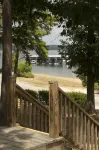 Mountain Harbor Queen Guest Room on Lake Ouachita - Pools