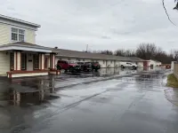 湖濱套房酒店 - 停車場