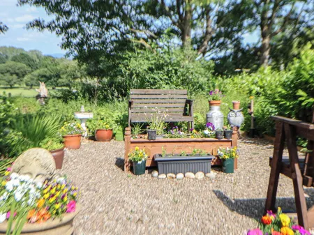 Cook's Flat Отели рядом с достопримечательностью «The Community Church Wrexham»