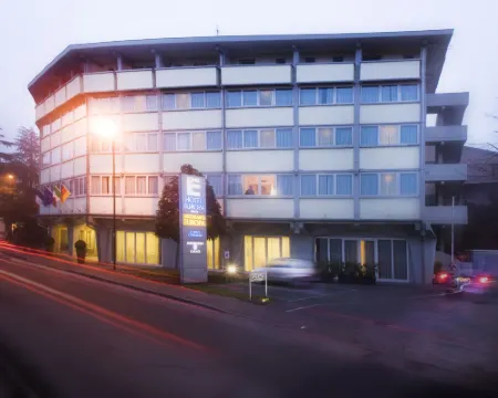 歐羅巴酒店 瑞吉歐.艾米里亞酒店