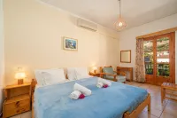 Alexatos Studios & Apartments