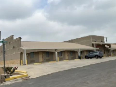 Carrizo Inn Hotels in Dimmit County