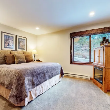 Snowcreek II 269 Pet-Friendly, Remodeled, on the Snowcreek Meadow by RedAwning