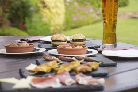 Newtown House Hotel Отели в г. Хейлинг-Айленд