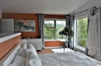 Armand Heights Hotels in Ganges Harbour