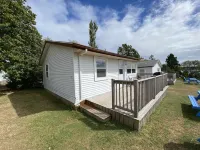 The Pines Motel and Cottages