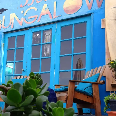 ITH Beach Bungalow Surf Hostel San Diego Отели рядом с достопримечательностью «Пасифик-Бич»