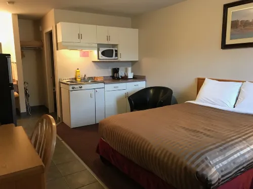 Cactus Tree Inn Hotels in Cawston