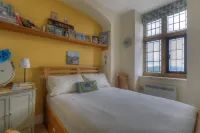 6 Coram Tower Hotels in 