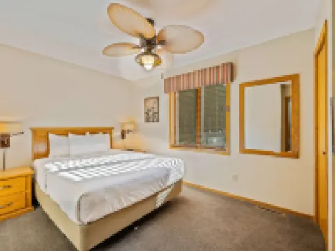 Evergreen Hill Condominiums Hotels in Door County