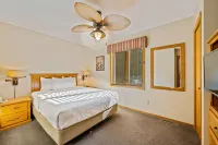 Evergreen Hill Condominiums Hotels in Baileys Harbor