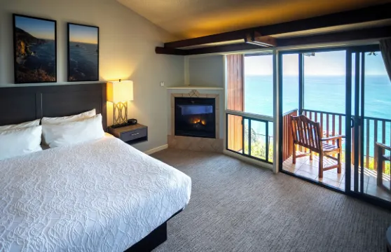 曲折點旅館度假村