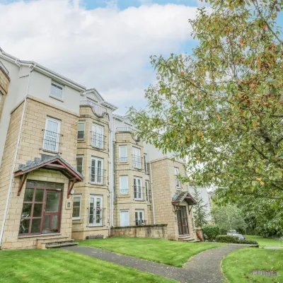 Tweed Apartment Hotels near Melrose Abbey