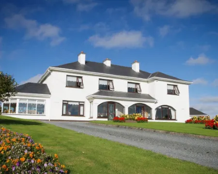 拱門家庭旅館 卡文酒店