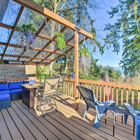 Unique Camano Cabin w/ Mountain + Water Views