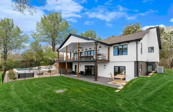 基南海灘帶海灘、加熱泳池和遊戲室