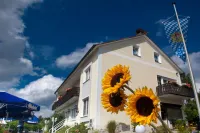 Landgasthof Am Sonnenhang Hotels in VohenstrauB