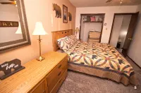 Huge Ruidoso W/ Game Room, Pool, 2 Balconies, 2 Kitchens - Sleeps 17! 6 Bedroom Condo by RedAwning - 3-Star