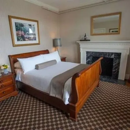 OceanCliff Hotel