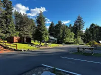 Packwood Lodge & Cabins - parking