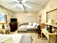 Forest View, Log-Sided Two Bedroom, Two Bath Condo on Lake Ouachita. 2 Condo by Redawning Hotels in Mount Ida