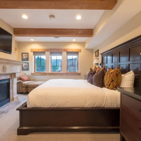 Three Bedroom Suite 3 Apartment Hotel by Redawning
