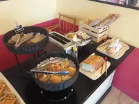 Logis Hôtel Lafayette "Accueil Vélo" - petit déjeuner