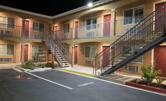 Desert Inn Motel