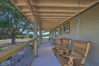 Updated Cabin w/ Fire Pit - 1 Mile from Downtown! - Maalaistalo