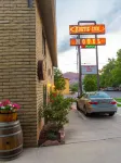 Rustic Inn - Motels