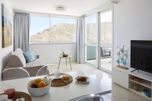 Mariposa Del Sol - Mountain view