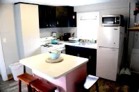 Cozy Pet Friendly House Next To Train Hotels in Canton