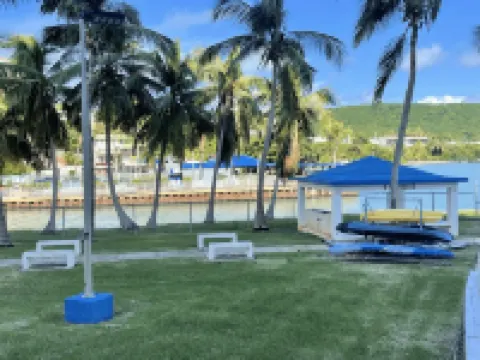 Oceanfront VIEW Fajardo, 2 BDRM+2BA Condo A/C, Olympic sized Outdoor Pool, WIFI