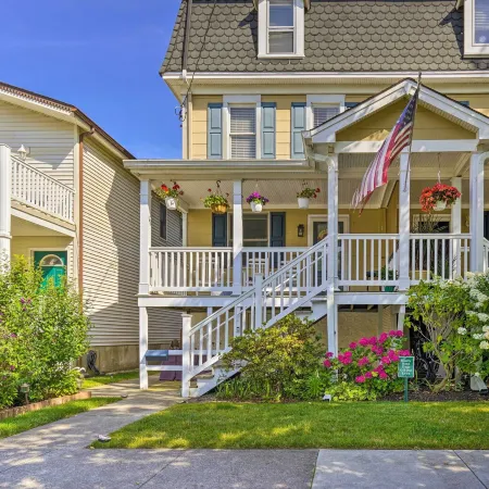 Charming Ocean City Townhome Walk to Beach!