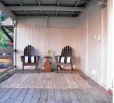 Lakefront fun for 14+pets w/game room deck sunsets