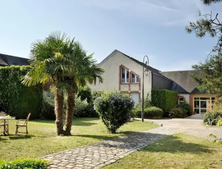 Logis Hôtel Restaurant du Labrador Отели в г. Вьей-Мэзон-Сюр-Жудри