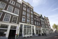Multatuli Hotel Hoteles cerca de Museo Multatuli