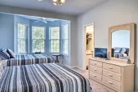 Condo in Lakefront Resort w/ Pool! Ozarks Getaway - 3성급
