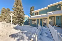 Bright Cloudcroft Condo w/ Game Room + Deck! - Homestays