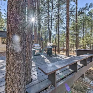 Ruidoso Getaway w/ Deck - 16 Mi to Ski Apache